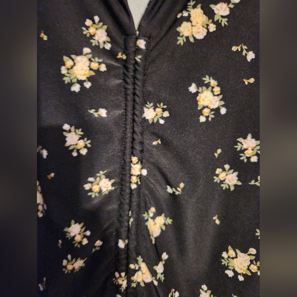 Tops - Picture 14 of 16